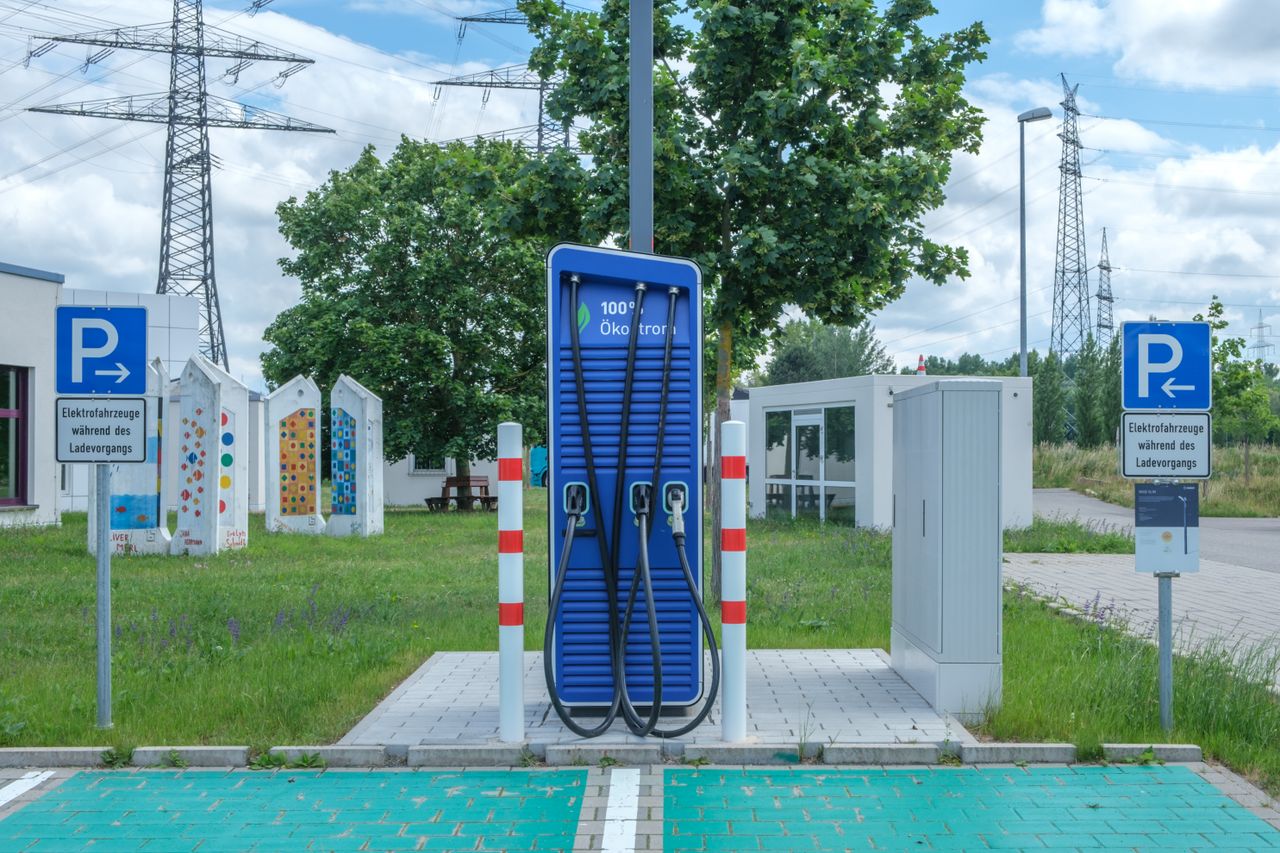 Installazione colonnina di ricarica a Caserta